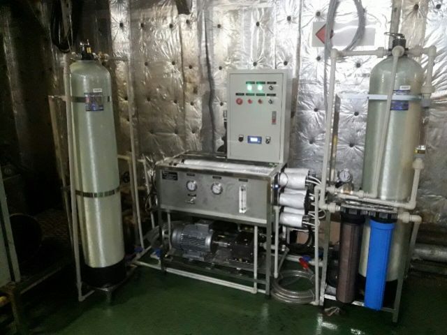 máy lọc nước biển purastar swm công suất vừa 1
