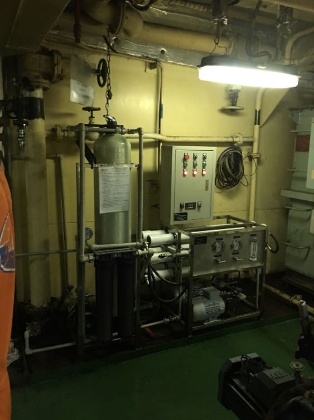 máy lọc nước biển purastar swm công suất vừa 2